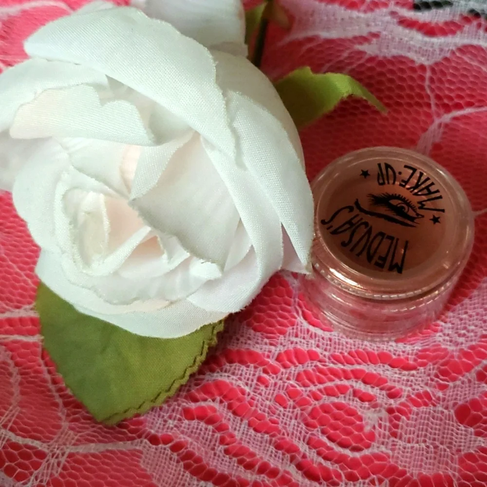 PENNYWISE Medusa Makeup Eye Dust NWT